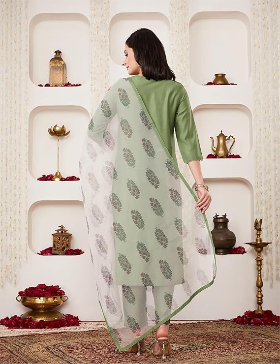 Kurta Pant Set with Organza Dupatta